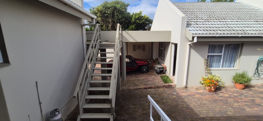 5 Bedroom Property for Sale in Hartenbos Central Western Cape